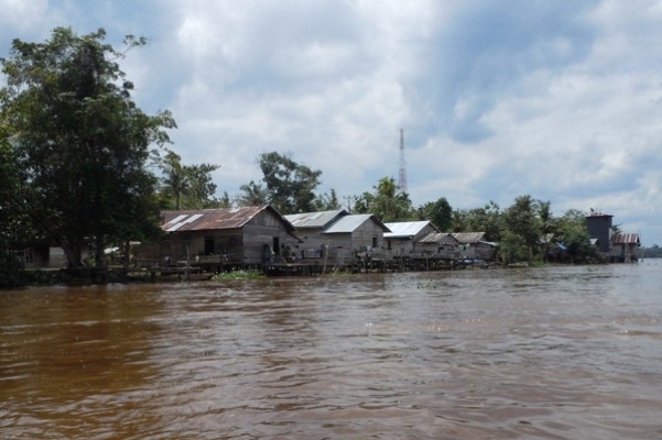 Wisata Gelombang Bon