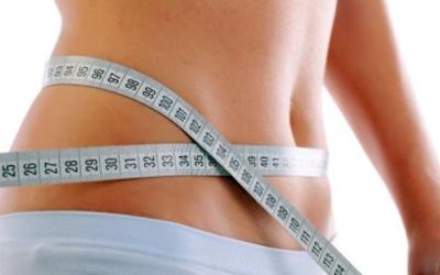 Jus Lemon dan Bawang Putih Bikin Perut Rata