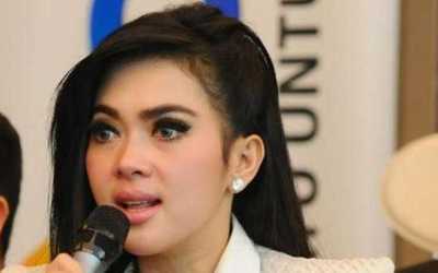 Syahrini Akui Punya Pacar Beda Negara