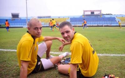 Arema Perpanjang Kontrak Bek Spanyol