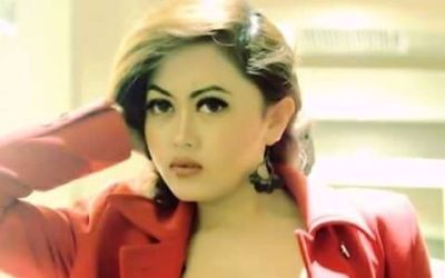 Model Seksi Ini Sebut Syahrini ke Amerika Bareng Om-om?