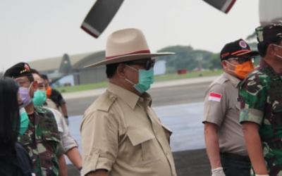 Prabowo Kagum dengan Dokter Tangani Pasien COVID-19