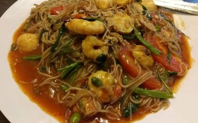 Menikmati Bihun Kangkung Terasi Kedai Oma Mall Pekanbaru 