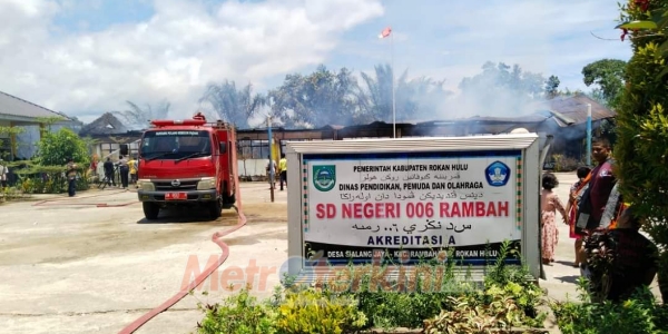 Si Jago Merah Mengamuk di Rohul, Dua Rumah dan Satu RKB Ludes Terbakar