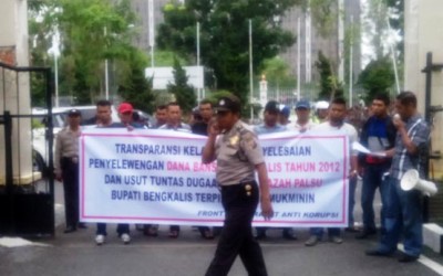 Amril Digoyang Dugaan Ijazah Palsu, Fromak Datangi Kejati Riau