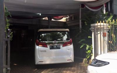 Melihat Keistimewaan Mobil Alphard Menhan Prabowo