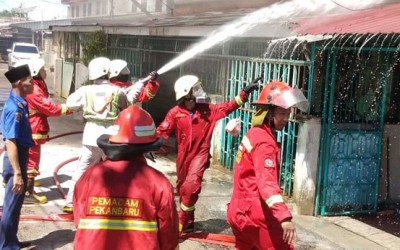 Rumah Tingkat Warga Pekanbaru Hangus Terbakar