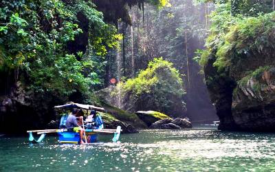 Sungai Maron Pacitan Serasa Berpetualang di Amazon