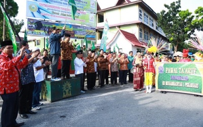 Wako Pekanbaru Lepas Pawai Ta'aruf Muhammadiyah ke-25