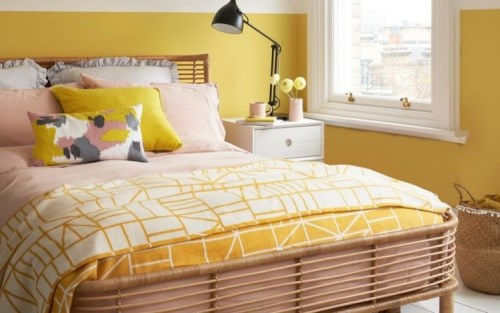 7 Ide Cerahkan Kamar Tidur dengan Warna Kuning 