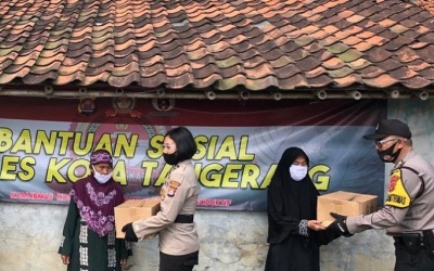 Polsek Cikupa Distribusi Bantuan Polwan Polresta Tangerang