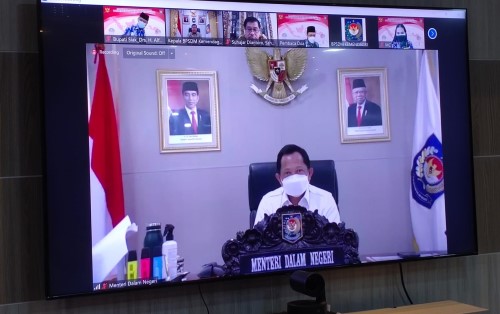 Kas 'Parkir' di Bank, Mendagri Tegur Gubernur Riau