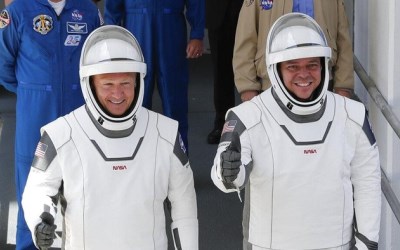 Mengenal 2 Astronaut yang Terbang dengan Roket SpaceX