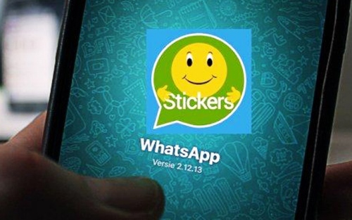 6 Cara Buat Sticker Pakai Foto Sendiri di WhatsApp