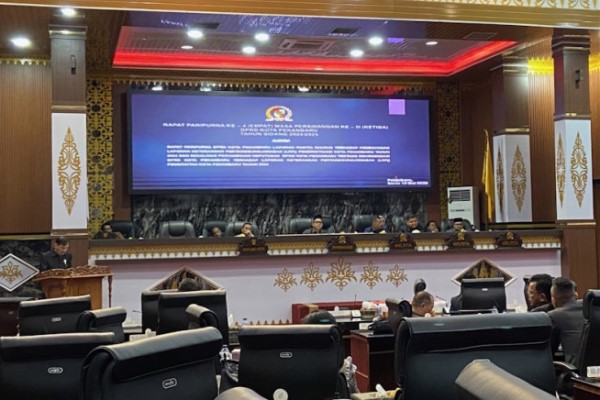 Ketua DPRD Pekanbaru Pimpin Rapat Paripurna Laporan Pansus LKPJ