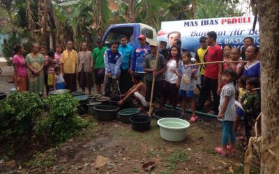Kekeringan, Warga Ponorogo Dapat Bantuan Air Bersih
