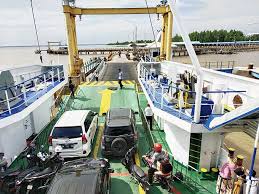 Petugas Tak Tegas, Pengendara Trobos Antrian Roro Sungai Selari, Warga Mengamuk