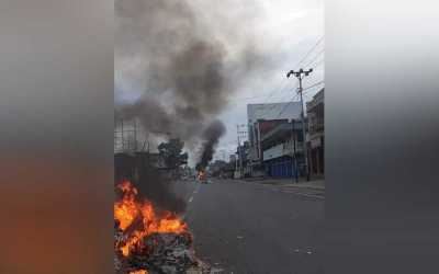 Manokwari Membara, Ribuan Massa Mengamuk