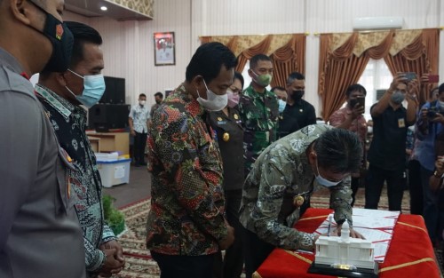 Bupati Rohil Berang Perusahaan Kurang Peduli Penanganan Covid