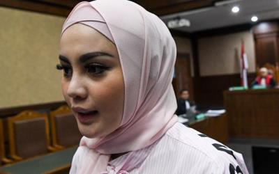 Jennifer Dunn Resmi Cerai dari Suami Pertama