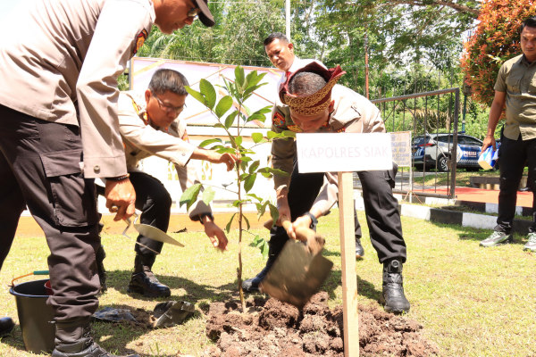 Kapolres Siak ke Polsek Sungai Apit : Berikan Layanan Prima untuk Masyarakat