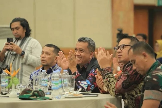 Wakil Ketua DPRD Pekanbaru T. Azwendi Hadiri Rapat Pleno Penetapan Paslon Terpilih