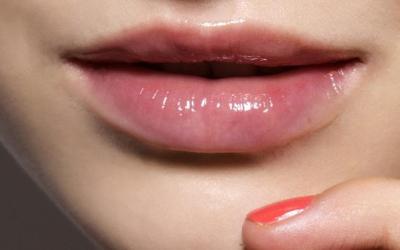 Tips Bikin Bibir Pink Alami dari Bahan di Dapur