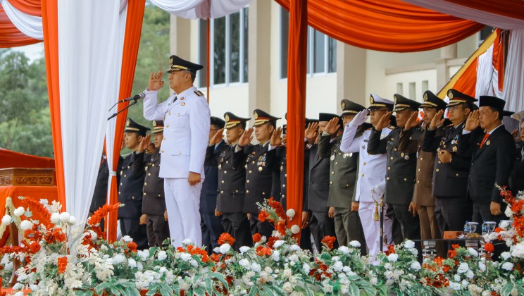 Wabup Muzamil Pimpin Upacara Penurunan Bendera HUT ke-80 RI