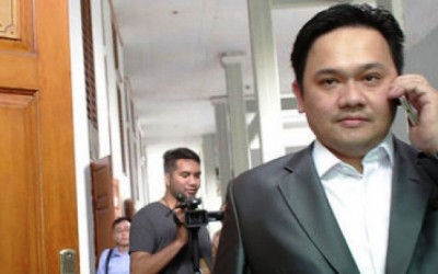 Akhirnya, Farhat Abbas Akhirnya Menyerahkan Diri ke Polisi