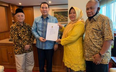 Hj Siti Aisyah Sudah Terima SK dari Ketum Partai Berkarya