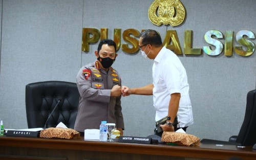 Kapolri Minta Kapolda Pastikan Minyak Goreng Tersedia di Pasaran 