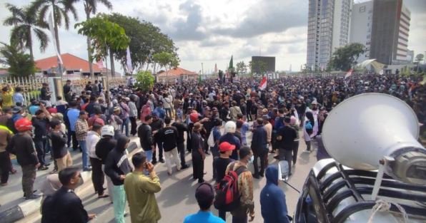 Bahlil Buka Suara Usai Diminta Jokowi Bereskan Konflik Pulau Rempang