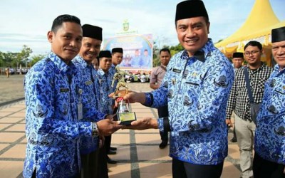 Bupati Rohul Ajak ASN Tiru Disiplin TNI dan Polri