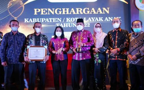 Siak Terima Anugerah Kabupaten Layak Anak Kategori Utama