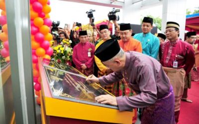 Plt Gubri Hadiri Peresmian Gedung Menara Bank Riau Kepri