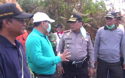 Bupati Apresiasi Upaya Keras Masyarakat Padamkan Karlahut