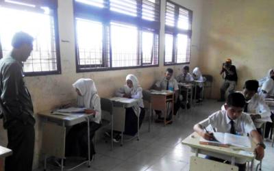 UN Tingkat SMP di Simeulu Berlangsung Lancar