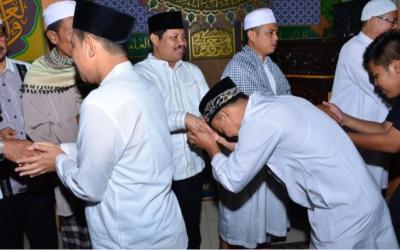 Amril Mukminin Shalat Gerhana di Muara Basung