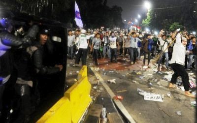 Pasca Demo 4 November, Sampah dan Batu Masih Berserakan