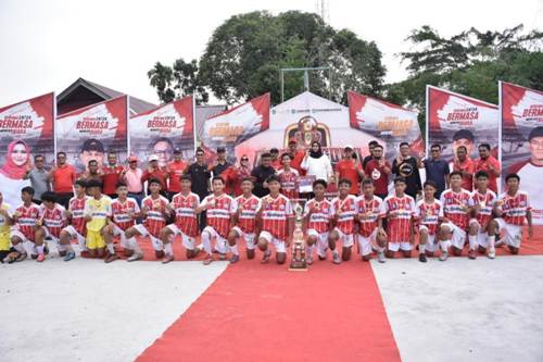 Bupati Bengkalis Kasmarni Tutup Turnamen Sepakbola IGORNAS Cup II