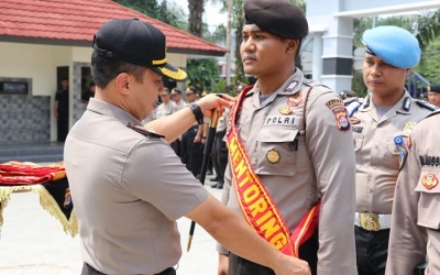 Dua Personil Polresta Tangerang Terima Penghargaan