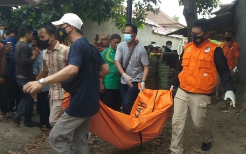 Mayat Diduga PSK dengan Luka Gorok Hebohkan Warga Lampung