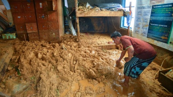 Sumbar Dilanda Banjir dan Longsor, 5 Orang Warga Meninggal