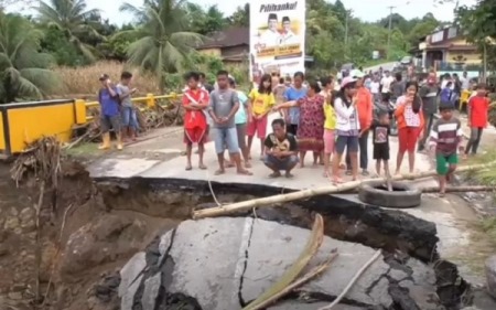 Jalan Pematangsiantar-Asahan Putus Total