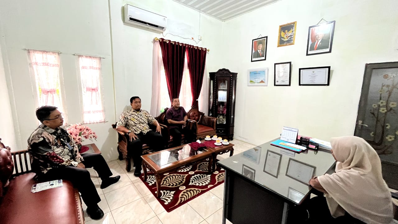 Imigrasi Bengkalis Sosialisasikan Layanan Paspor di Desa Teluk Latak dan Meskom