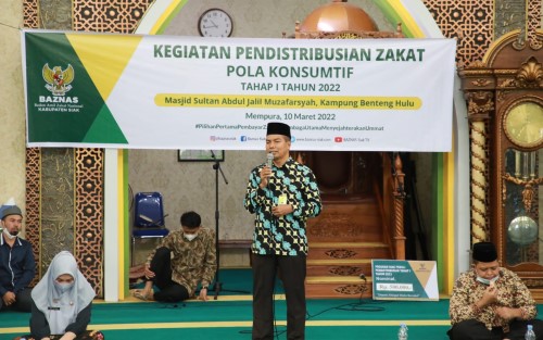 BAZnas Siak Salurkan Zakat di Kecamatan Mempura 