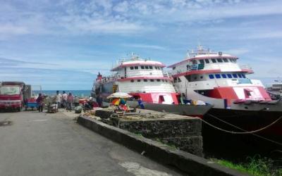 Kemenhub Bolehkan Kapal Penumpang Lebihi Kapasitas Normal