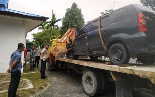 Suami Istri Warga Bantan Tua Tewas Ditabrak Mobil