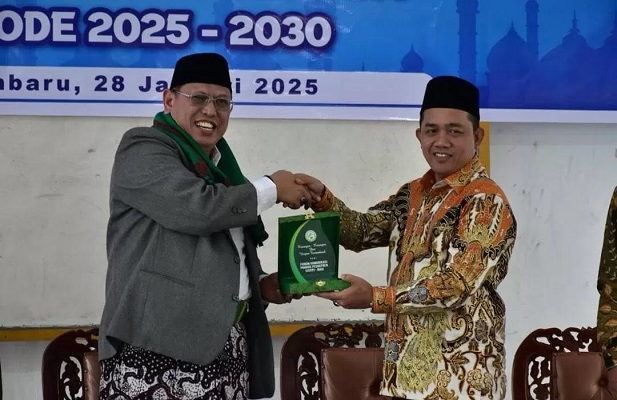 Ketua DPRD Pekanbaru Hadiri Pelantikan Pengurus Forum Komunikasi Pondok Pesantren