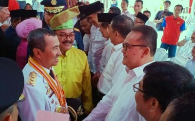 Gubri Syamsuar Bertemu Mantan Gubri di Lapas Pekanbaru